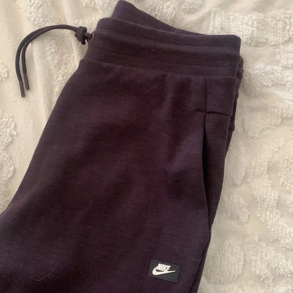 Men’s Nike Small jogger, worn only once or twice, rich plum color - Picture 5 of 5